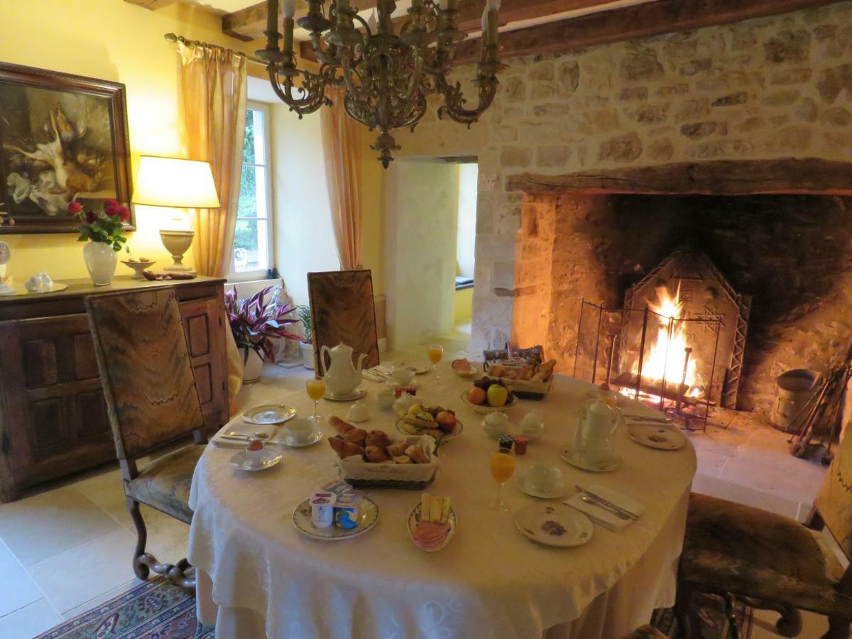 Chateau De Gaubert Bed & Breakfast Terrasson Ngoại thất bức ảnh